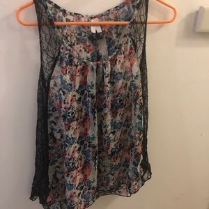 Vanity top side lace detail and ruffle along back